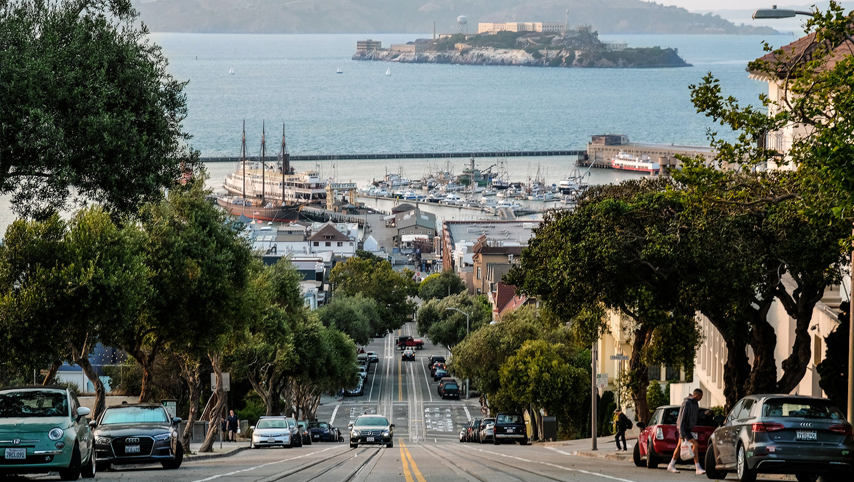 San Francisco Street with view of Fisherman's Wharf