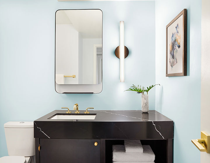 alton hotel sf guestroom  bathroom with mirror