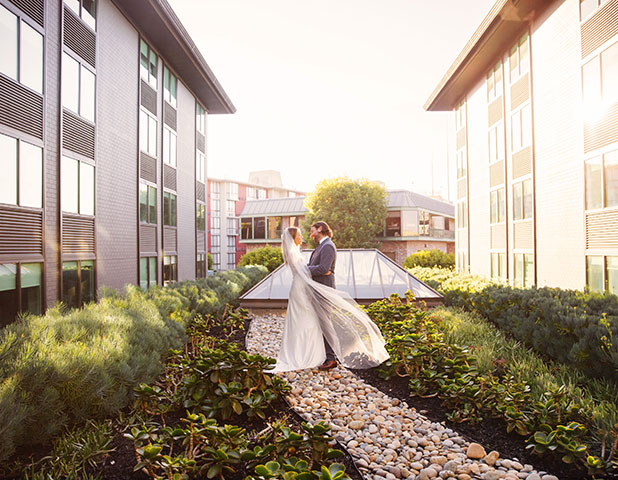 hotel wedding couple in garden